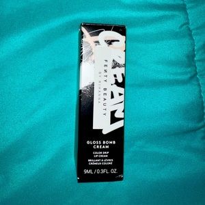 Fenty Beauty Gloss Bomb